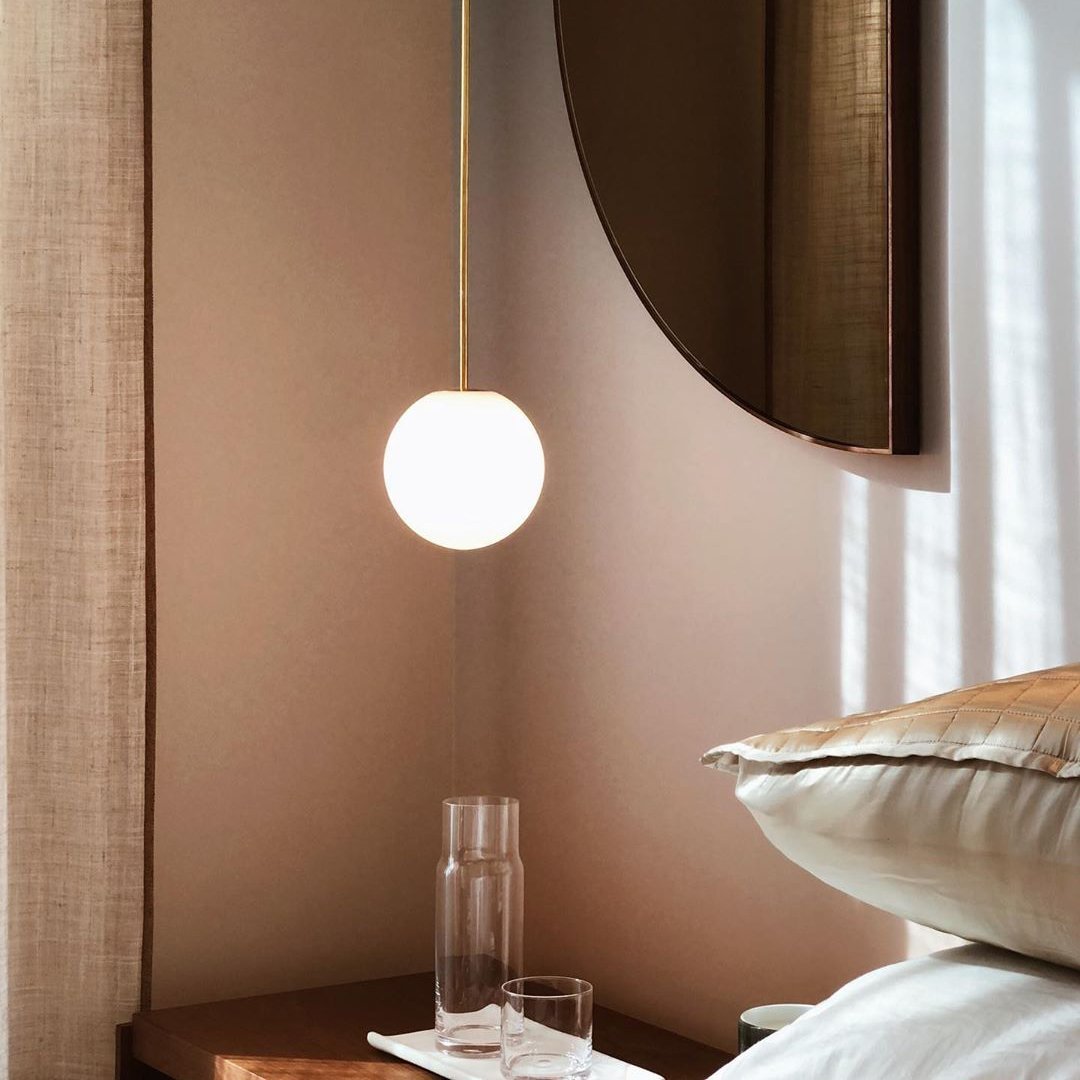 Brass Architectural Collection Glass Pendant Lamp – Glass detail 2